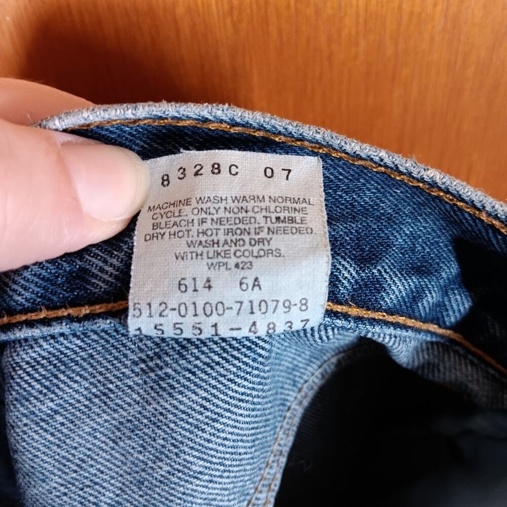 Levi's Vintage 550 Relaxed Fit Tapered Leg Jeans size 6 Long - Picture 6 of 6